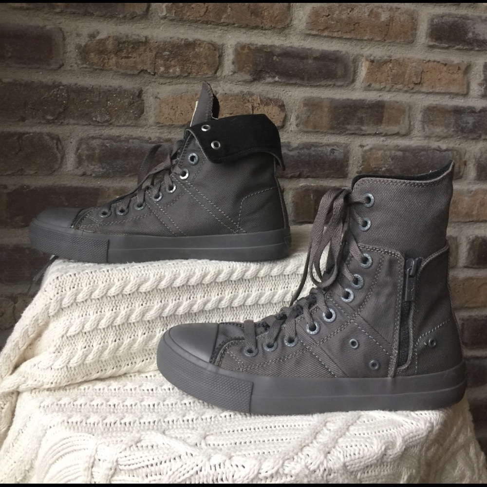Levi's sneakers